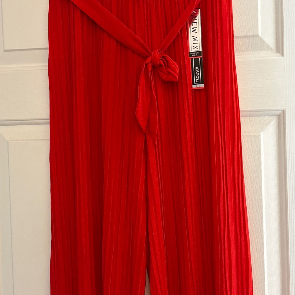 New Mix Red Pleaded pants -Size Large